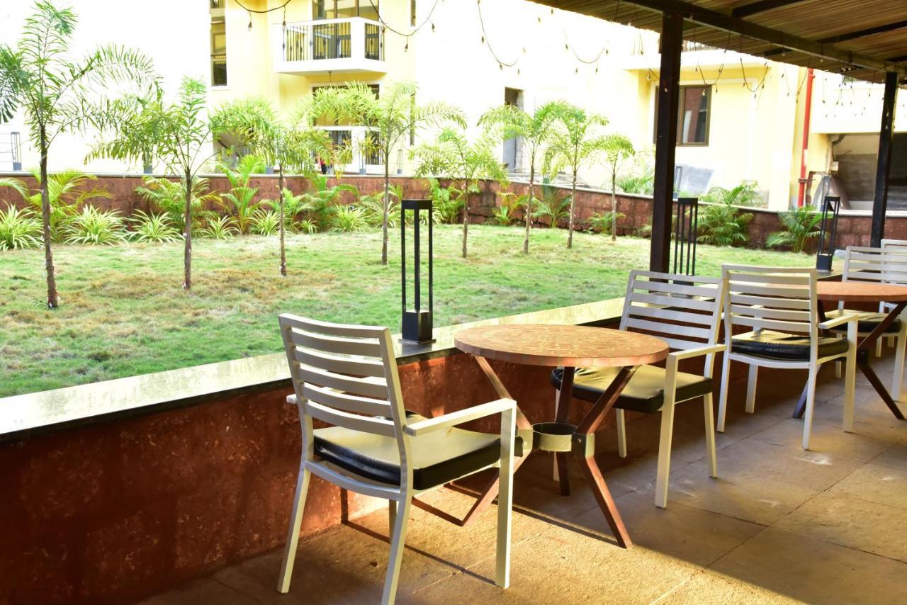 Hotel Max Lords Plaza Varca Exterior foto